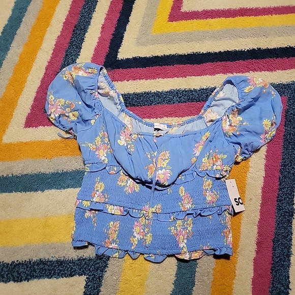 NWT Juniors XL SO Smocked Ruffles Blouse Blue Flower Puff Sleeve Crop Top - Picture 1 of 12